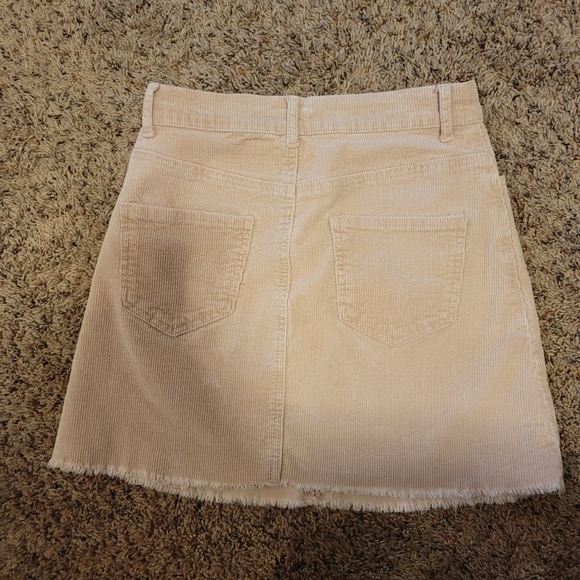 Brandy Melville Skirt - Picture 2 of 8